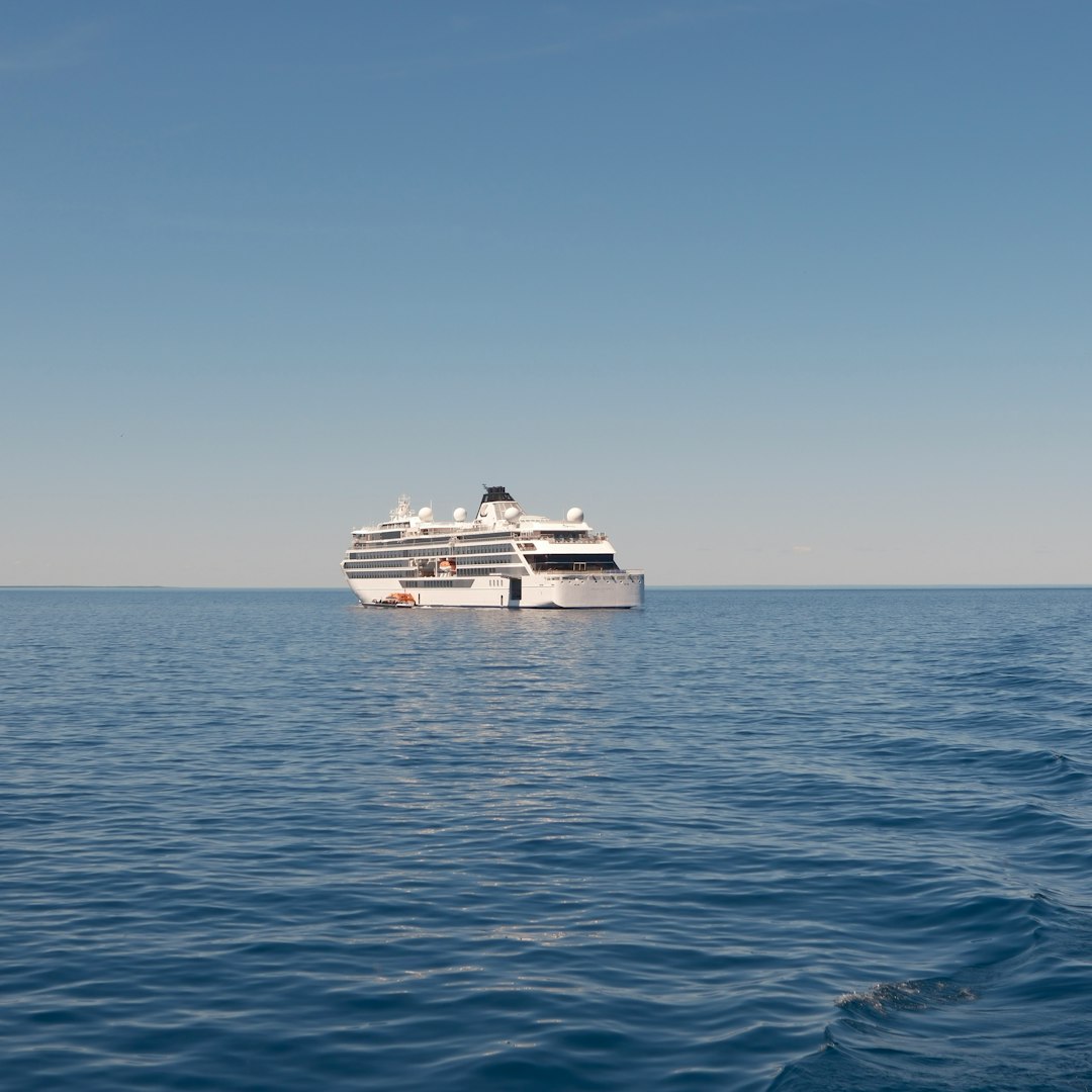 Ocean-view dining representing cruise line food service